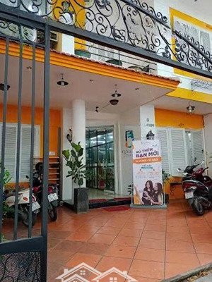 cho thuê biệt thự mặt tiền - cư xá đô thành, q.3 - dt: 10m x18m, 1 trệt 2 lầu, giá tốt 65tr