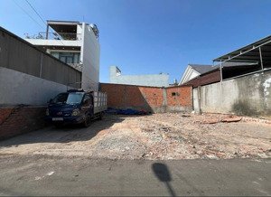 còn 1 lô ngợp ở ngay trục đường nl5 ở thới hoà bến cát dt150m2 giá 1ty350 xát kcn mỹ phước 3.