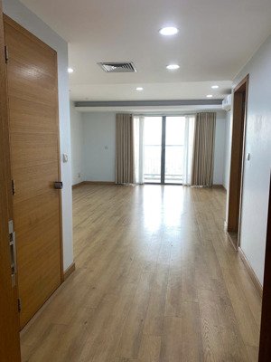 bán căn đỉnh cao sky city tower a: 139m2 3 ngủ, view thoáng giá bao phí 17.65 tỷ - cơ hội hiếm có