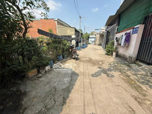 chính chủ cần bán đất ở đường nguyễn trung trực, dĩ an. dt 281m2, thổ cư 100m. sát chợ dĩ an