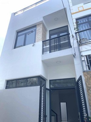 nhà mới 3 tầng bình chiểu hẻm xe hơi 5m gần chợ nông sản chỉ 4.3 tỷ