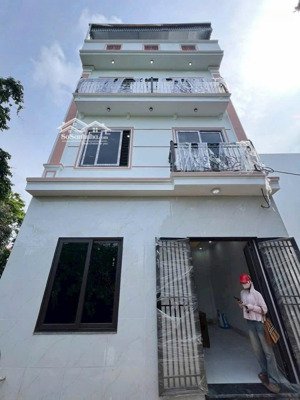 nhà 3.75 tỷ cầu đại thành, ubnd đông la, 4 tầng (40m2) ô tô lùi cửa 