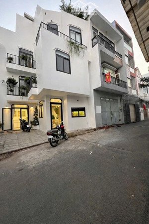 nhà 4 tầng đón tết new 100% - cách 1 căn ra mặt tiền - 7 chỗ ngủ trong nhà - 71m2- chỉ 8.5 tỷ tlcc