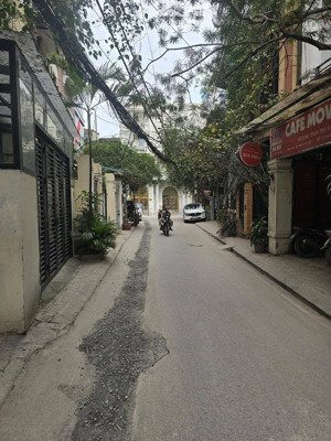 bán nhà mặt ngõ ô tô tránh hoàng quốc việt, cầu giấy. gần phố- 45 m2 x5t, mặt tiền 4,3 m- 20 tỷ.