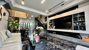 bán nhà đẹp 3 tầng full nội thất cao cấp gói 8 đang cho thuê dòng tiền 35 triệu/ tháng