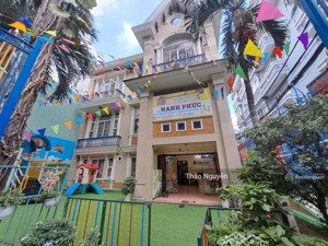 cho thuê biệt thự 3 mt lam sơn, phường 2. dt: 12x36m. trệt 3 lầu sân rộng. vị trí hot khu sân bay