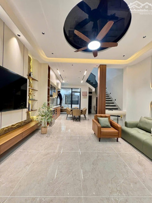 tôi chính chủ cần bán nhà 3 tầng mặt tiền hòa minh 24, hòa minh 24