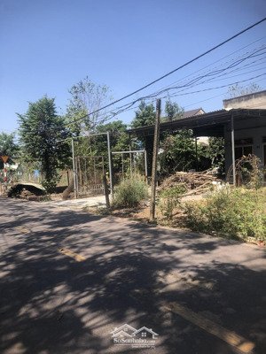 mt nhựa cách dh 50m chủ gửi lô đất đẹp giá ngộp có sổ mua bán ngay