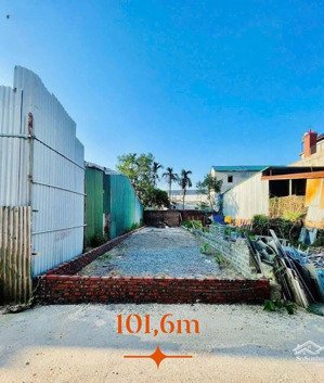 bán đất tại thị trấn lô 110m2 với giá 550triệu, ngay sát khu công nghiệp