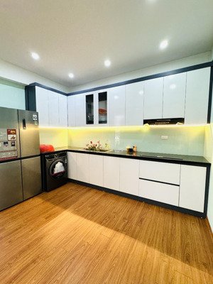 hiếm siêu phẩm! bán tập thể trần đại nghĩa đh kinh tế quốc dân 85m2 3pn 2vs full nội thất