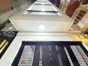 toà chdv - 6 tầng thang máy - phố vip - dòng tiền 600 triệu/ năm - full đồ