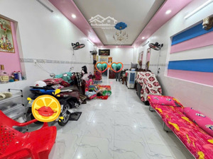 bán nhà 1 trệt 1 lầu (dt: 77m2) sổ riêng thổ cư 100% ngay chợ tân vạn. giá chỉ 2,380 tỷ