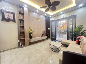 bán nhà nguyễn văn cừ sát cầu chương dương