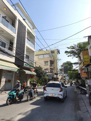 bán gấp căn nhà hxh 6m thống nhất, p11, dt: 4.5x18m, kc: c4, giá chỉ 6.8 tỷ tl