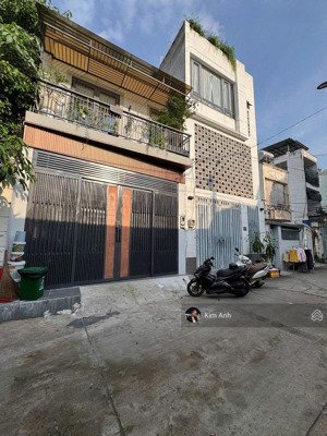 nhà 2 mặt tiền sát gigamall phạm văn đồng - dt 100m2 (rẻ nhất khu gigamall) - đường 2 làn xe