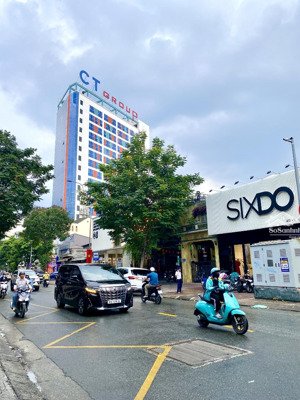 bán nhà quận 3 khu vip lê văn sỹ 69m2, hẻm trước nhà 7m gần tòa nhà ct - group - 6.6 tỷ