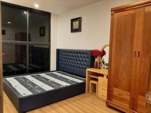 cho thuê chcc tại center point cầu giấy diện tích 60m2, 1 ngủ giá 13,5 triệu, có slot ô tô, full đồ