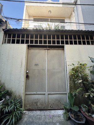 bán nhà nguyễn tất thành quận 4, 50m2x4,4x2 tầng, đã có sổ chỉ 4,5 tỷ