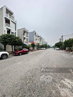 mặt đường 25m trần đông đất lô 13 tuyến 2 lê hồng phong (c924) lh 