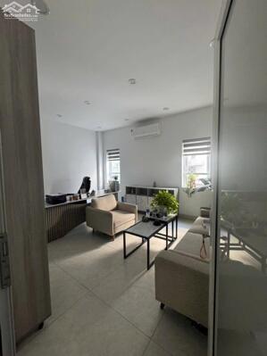 Cho thuê nhà 4 tầng mặt tiền Hoàng Diệu - Đoạn 2 chiều - CÓ THANG MÁY