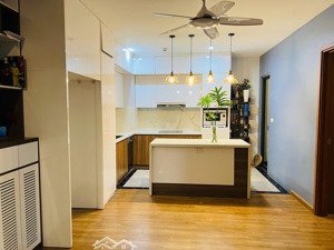 tôi cần bán trước tết căn 2 ngủ dự án ct8 the emerald , dt 80m giá 7,5 tỷ , sẵn sổ đỏ