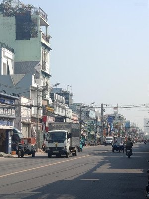 ngay nhà thiếu nhi tân bình nhà đẹp ngang 4m dài 17m xây 2 tầng btct với 3pn hẻm xe hơi 6m