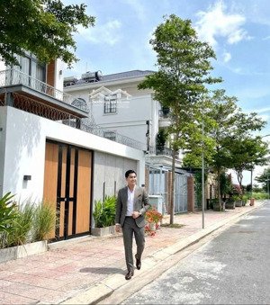 bán nhà tây 3/2 đối diện sun group, giá từ 58 triệu/m²