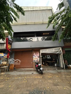 cho thuê mt võ văn kiệt, q1 - 3 tầng, có nhiều phòng vip, dt 8,5m x 26m - kd tự do