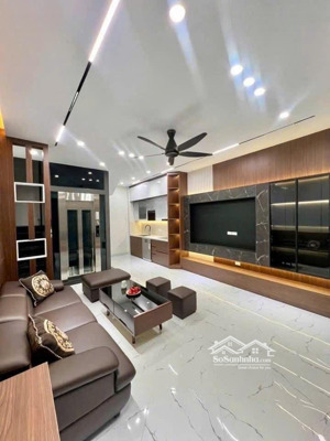 nhỉnh 8tỷ, nhà 38m, 5 tầng, thang máy, trung tâm kiến hưng, hà đông, full nội thất xịn xò