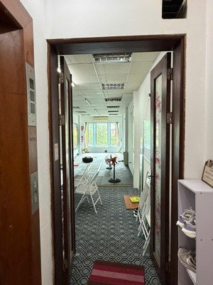 chính chủ cho thuê văn phòng 16 nguyên hồng 50 m2, giá 8 triệu 