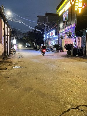 chú mình cần bán 151mv giá 83tr đường rộng 20m cách viện nhiệt đới kim chung 300m kim chung đa-hn