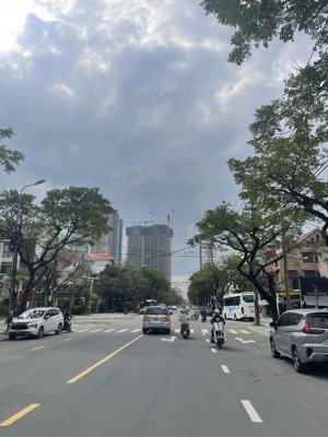 chính chủ cho thuê toà căn hộ sát biển khu biển hồ nghinh vừa mới vừa đẹp