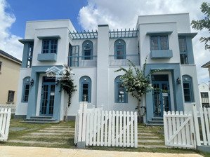 chuyển nhượng biệt thự 160m2 full nội thất cao cấp gần hồ bơi giá chỉ 5.3 tỷ xách vali vào ở ngay