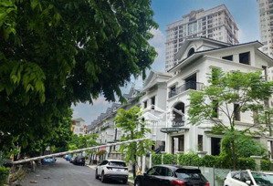 biệt thự hdi tây hồ, mặt đường võ chí công,diện tích 135m2. mặt tiền 8.5m.4 tầng + 1 hầm, giá 60 tỷ