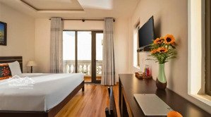 bán căn khách sạn biển hội an dòng tiền cực tốt. khách sạn biển hội an