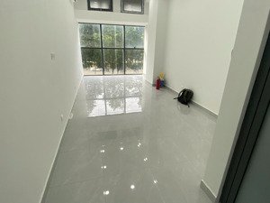 chính chủ cho thuê ot le 03.09 ntcb giá 10.5tr