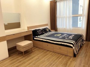 cần bán gấp căn hộ sunrise riverside 2pn, 70m2, full nội thất, giá 5 tỷ (có sổ hồng)