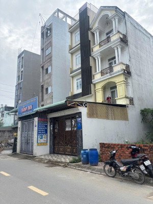 nhà ngay nguyễn văn tăng q9 141m2 ngang nở hậu 5,9m full thổ xd cao tầng