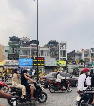 mtkd dương quảng hàm p5. dt 4x22 (cn 88m2 sổ vuông vức) kc 1tr,3l vị trí trung tâm tiện kinh doanh