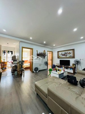 chung cư ecohome 67m2 2 ngủ diện tích: 67m2 thiết kế: 2 phòng ngủ, không gian thoáng, giá hơn 4tỷ