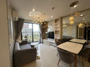 mình vừa trống nhà căn 2n1vs vinhomes smart city cần cho thuê đủ đồ giá 10tr/tháng nhà sạch sẽ