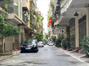 bán nhà ngõ 68 cầu giấy, 46m2, 9 tỷ, thang máy, mặt tiền 6m, hồ điều hòa, không có căn thứ 2 đâu