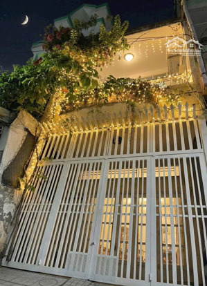 (6.x tỷ) nhà công nhận 46m2 đất. ngay trung tâm tại q.phú nhuận. cách hẻm xe hơi 15m