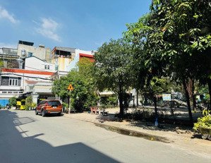 khu vip đường 10m p. tân sơn nhì - dt: 4x17.5m (nh 5.5m) - cấp 4. giá: 10.9 tỷ thương lượng