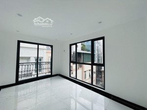 một bước ra phố - một đời an cư