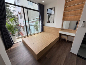 điện biên phủ - gần ngã 4 hàng xanh , đh hutech