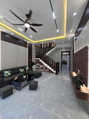 bán nhà 3 tầng đường 7m5 ngay chân cầu nguyễn tri phương hoà xuân