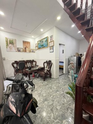 nhà hiếm ngang 5m - 2 tầng 3pn - 42.5m2 - chỉ có 3.55 tỷ