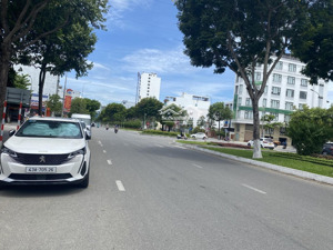 lô đất siêu vip trục 33m vỉa hè 7m5, mặt tiền 30/4 sát ngã tư lê thanh nghị 145m2 giá 19 tỷ