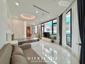 căn hộ chung cư có ban công nội thất mới chưa qua sử dụng! nằm ngay mặt tiền trần hưng đạo quận 5